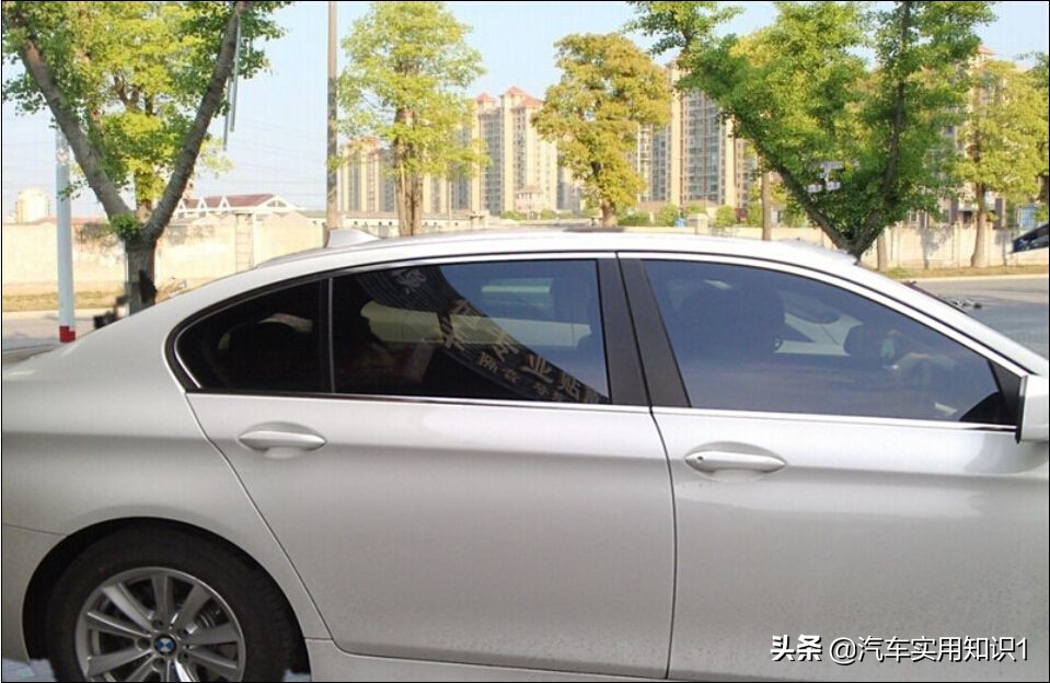 选择汽车贴膜需要注意的几个地方,很多车主贴膜不知道的贴膜套路