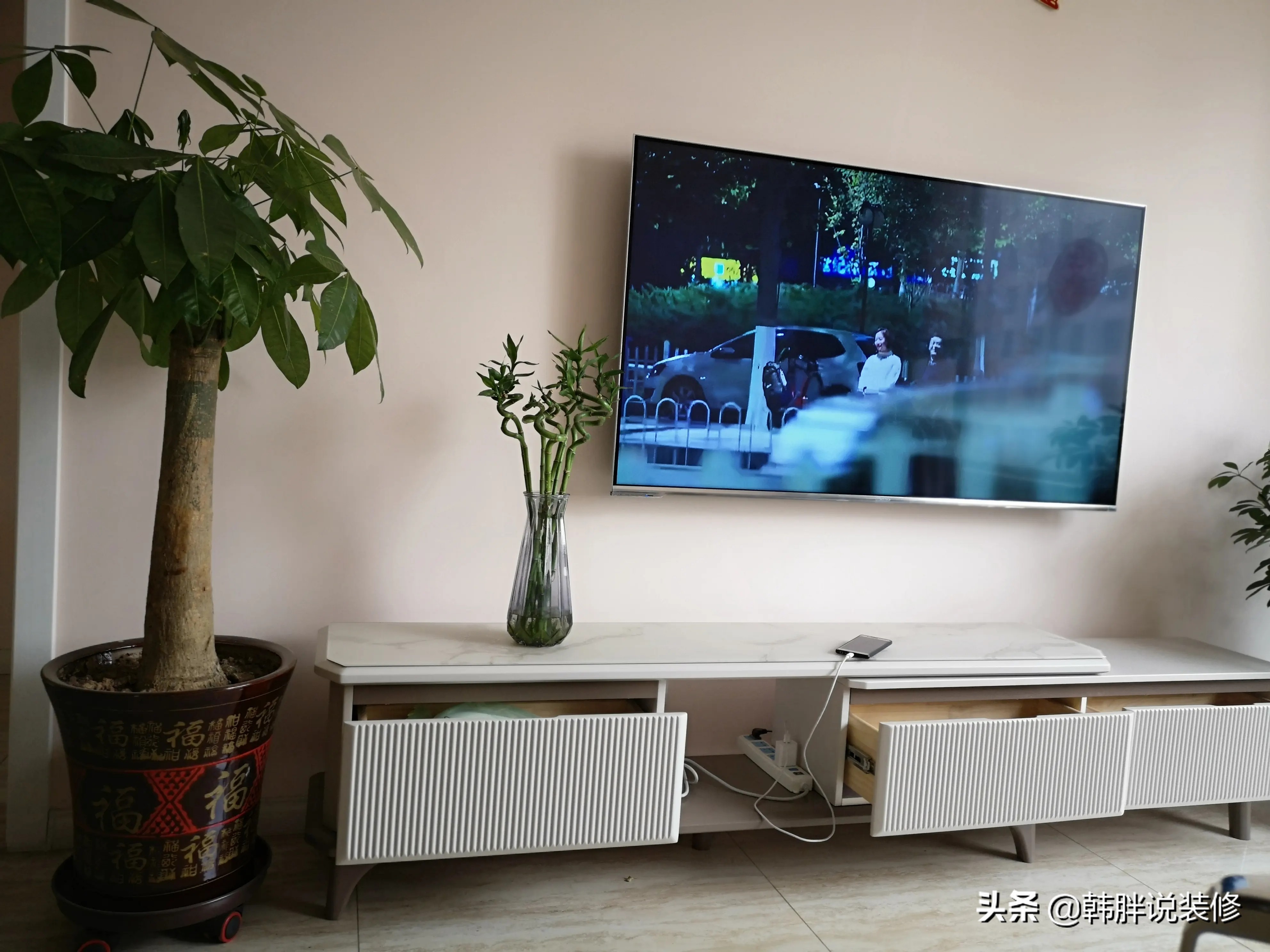 电视机旁不要放这四样东西,电视机前不能摆放的四种物品