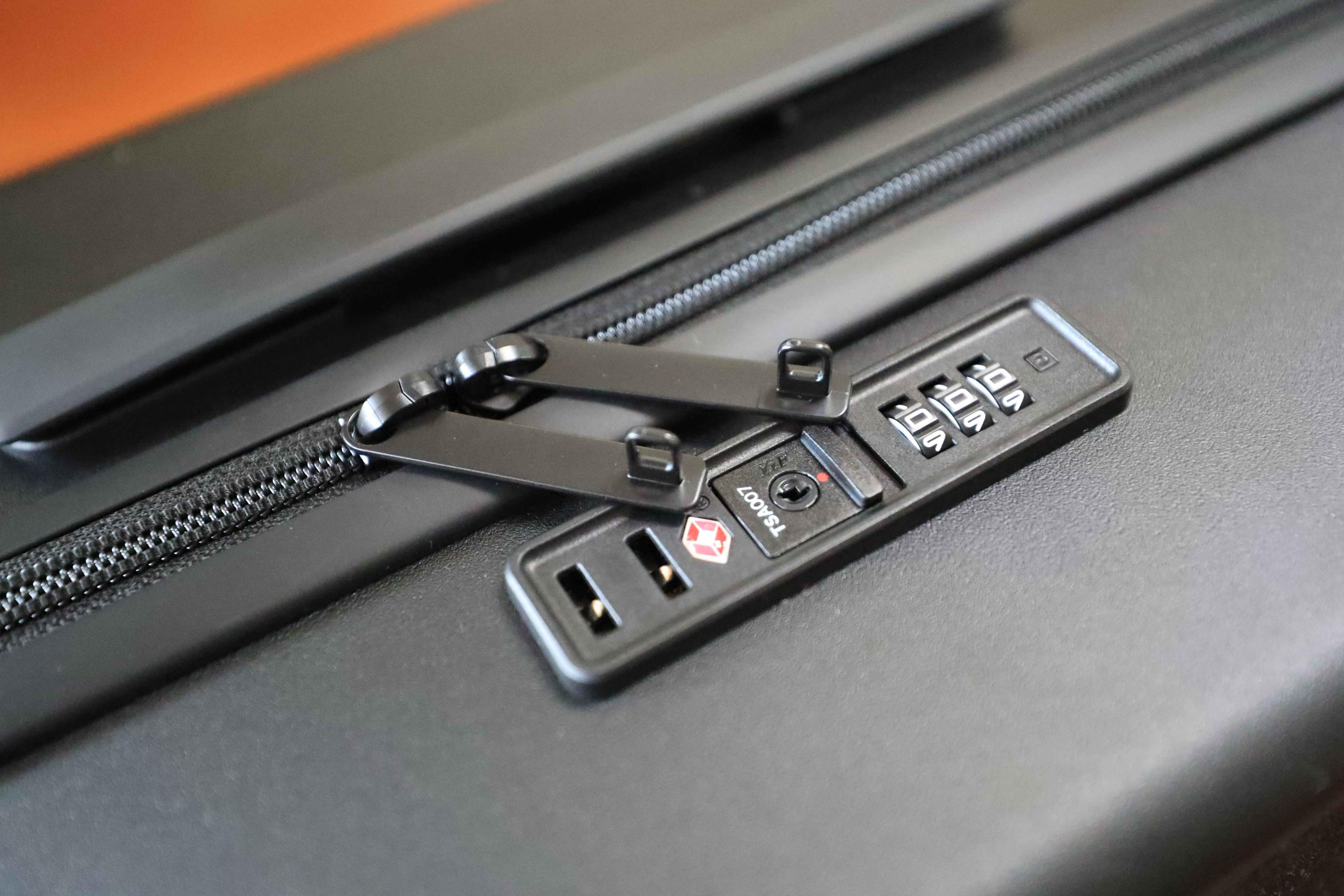 身高1米9也能HOLD住的差旅搭档——地平线8号城市脉搏拉杆箱