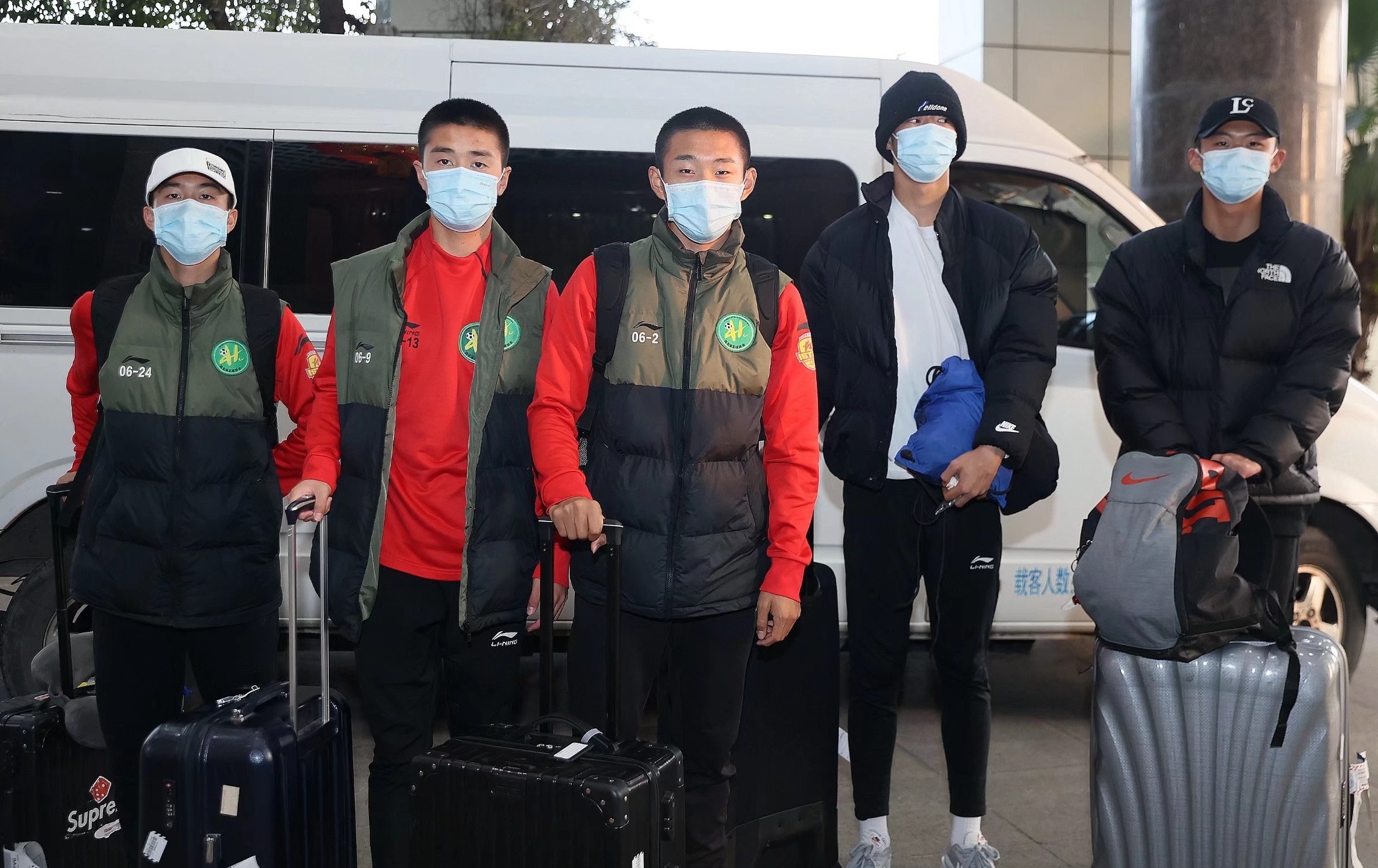 u17国足集体剃寸头,u17国足vs澳大利亚杨晨