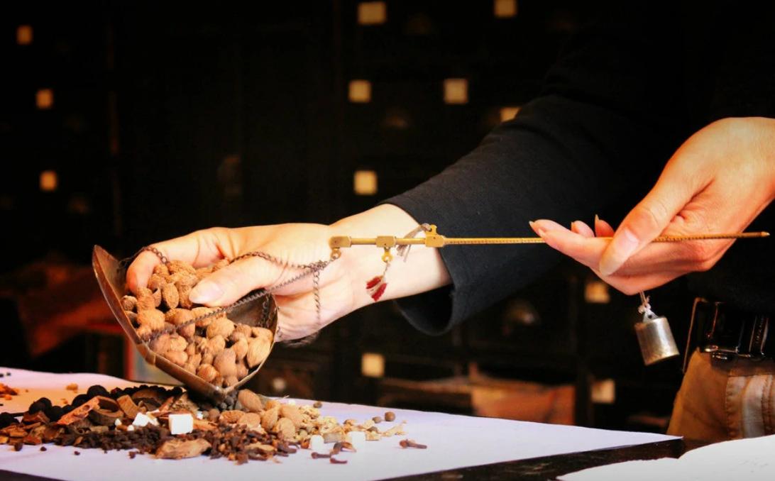 明代著名老中医,曾三针治愈瘫痪之症,祖传秘方全在这本书中