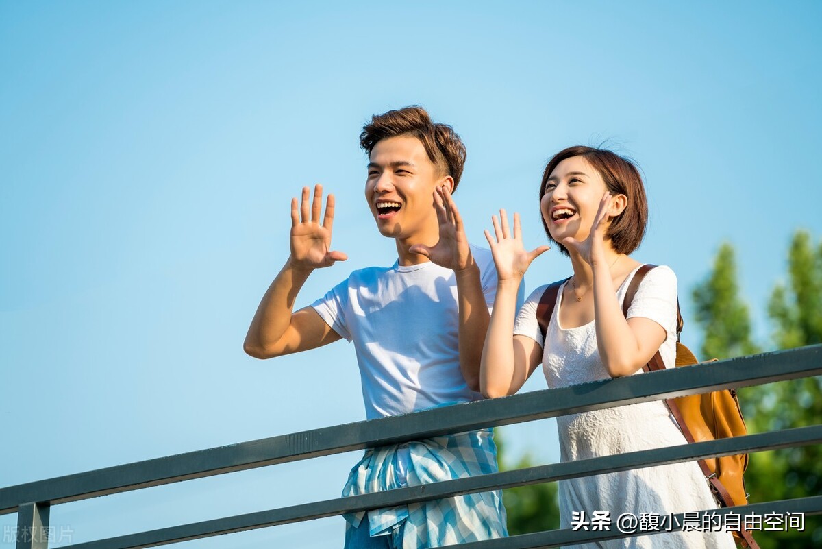 拿结婚证值得纪念的时刻,看到结婚证的那一刻我掉下了眼泪