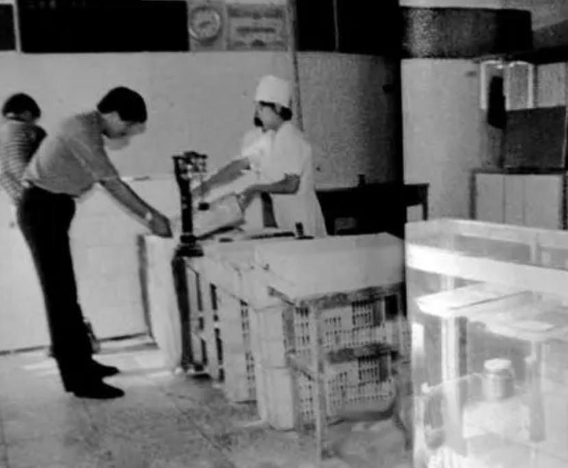 消失的国营委托店：80年代可以买到二手自行车手表，家具甚至钢琴