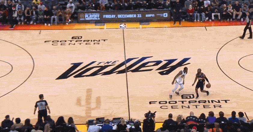 名嘴点评库里高难度三分绝杀太阳,34分超级大逆转湖人掀翻开拓者