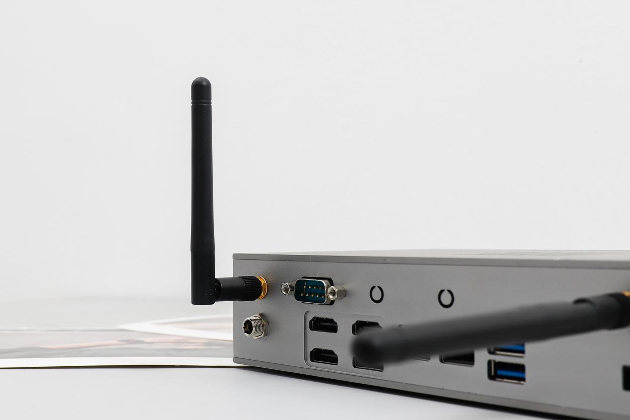 这才叫“多屏”最强电脑！极夜8110m微型小主机：一机四屏够不？