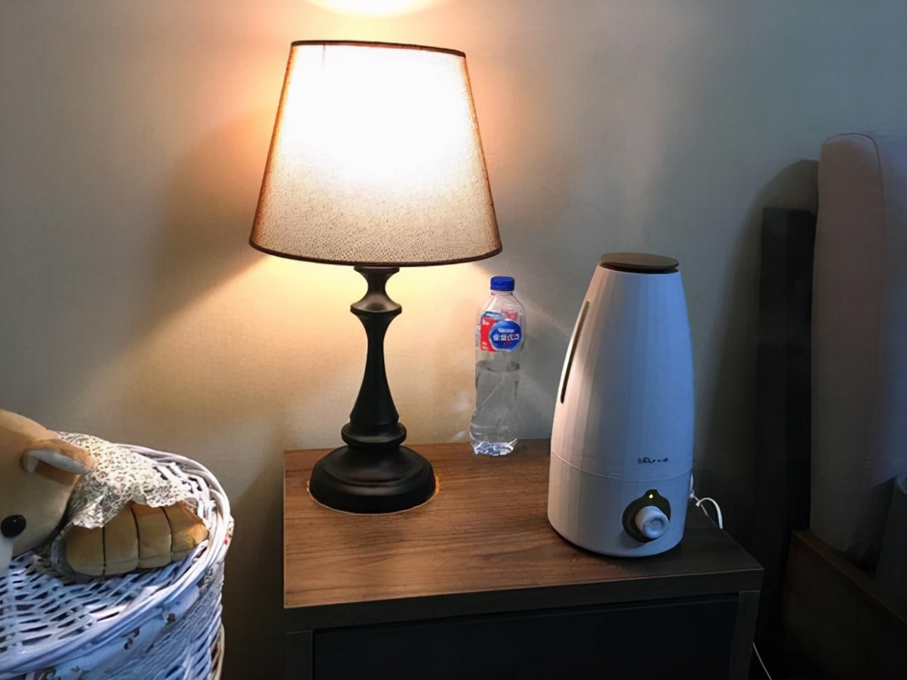 躺下睡觉嘴巴发干,晚上睡觉嘴巴发苦发干是怎么回事