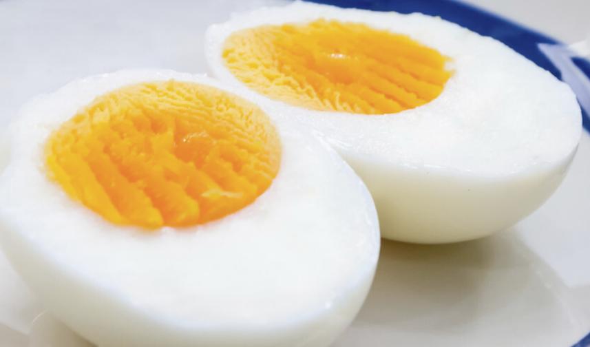 每天早晨一个水煮鸡蛋对肝的好处,每天早上吃2个鸡蛋对肝有损害吗