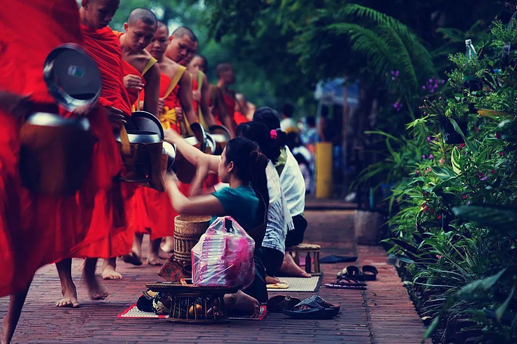 “性从业者”泛滥成灾，依靠桃色产业生存的泰国，如今现况如何？