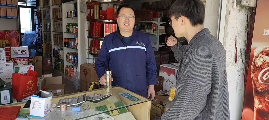 镇村电商服务站点日常巡查,电商工作人员工作视频