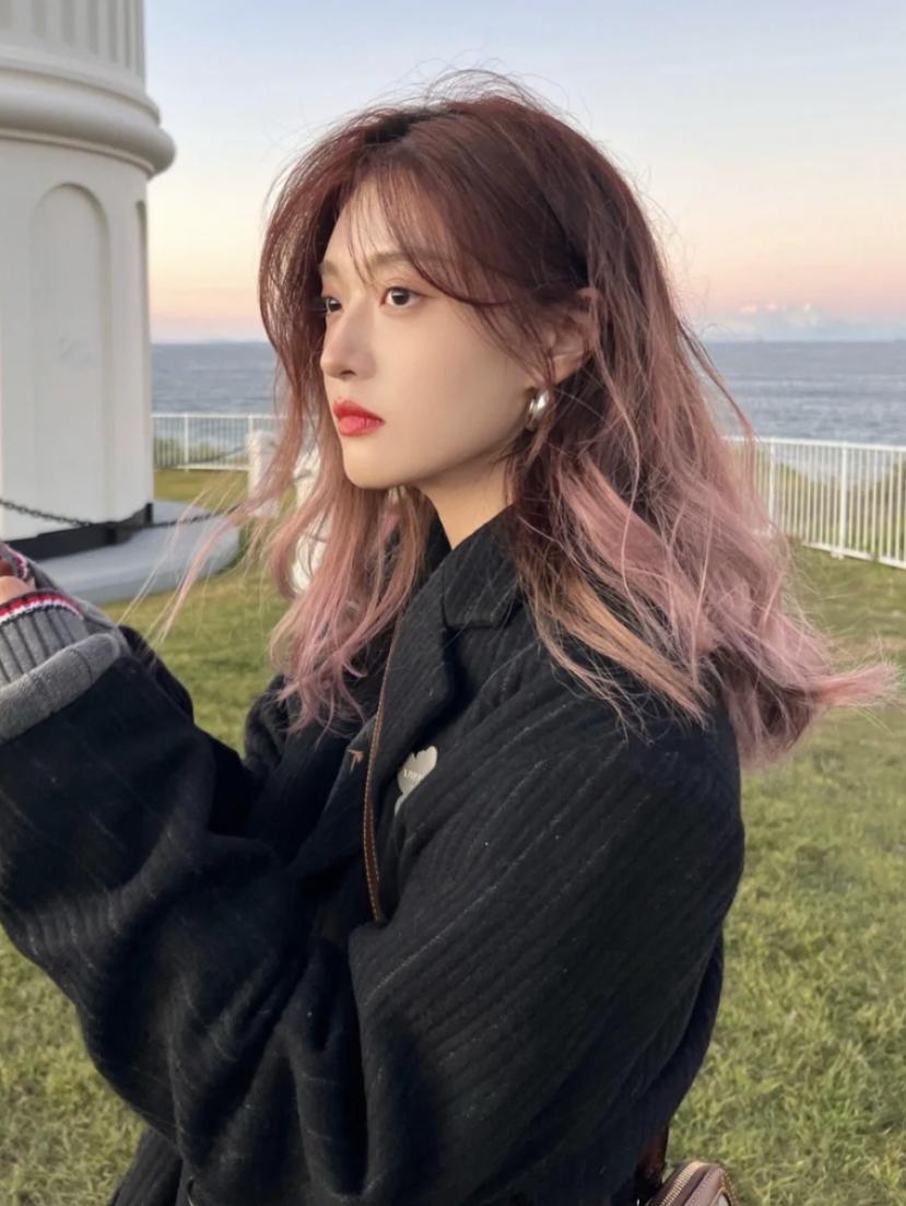 别再染挂耳染了，今年流行的“巴黎画染”太好看了