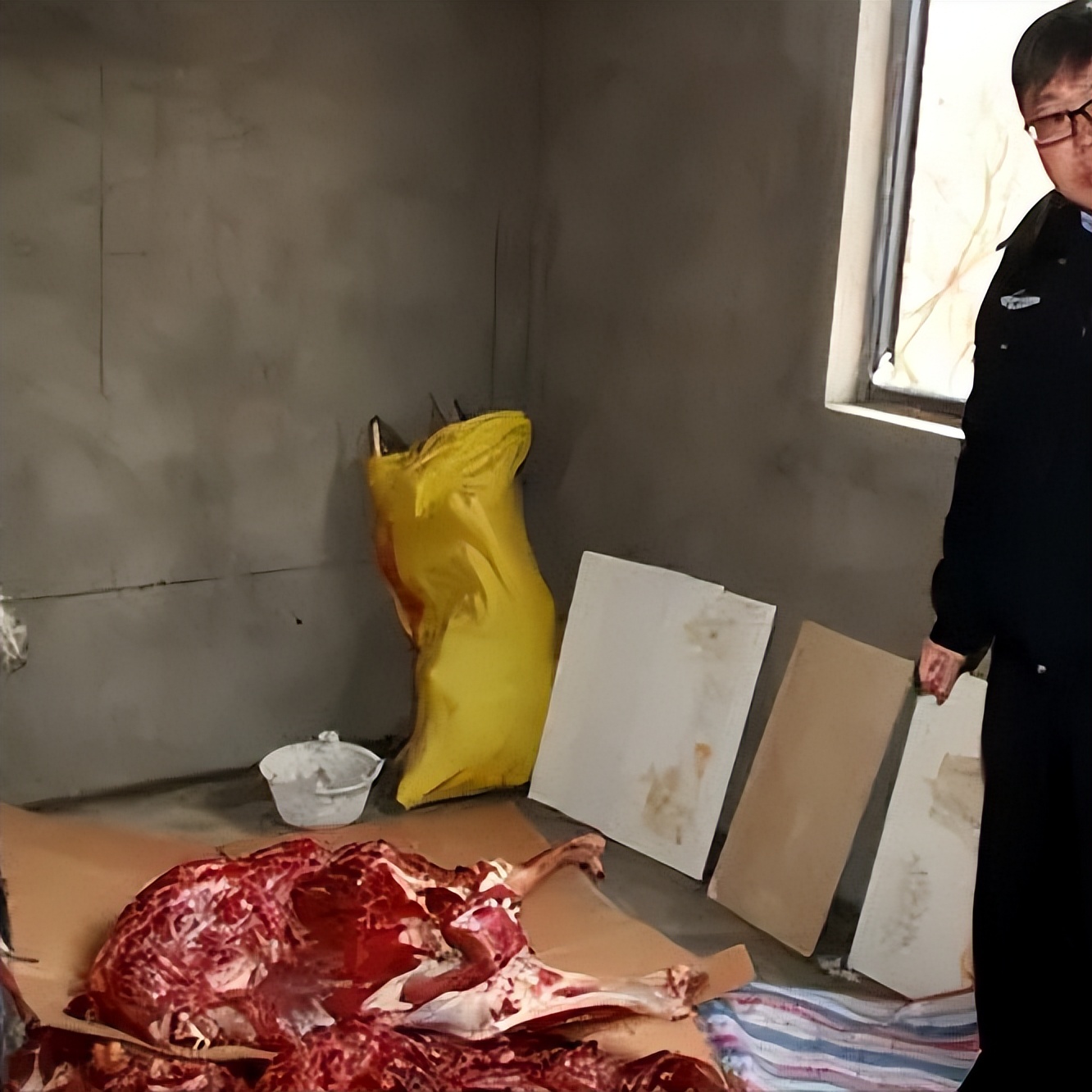 尸体药水泡海鲜，“色素”鸡蛋再现，315未曝光的菜场内幕太吓人