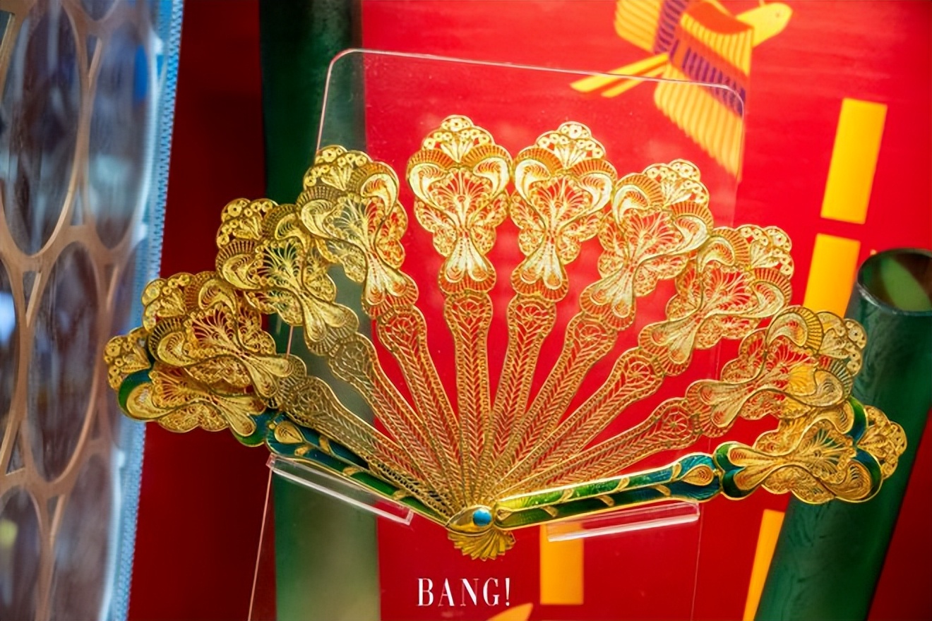 潮宏基襄阳首家非遗花丝概念店,潮宏基花丝工艺探店视频