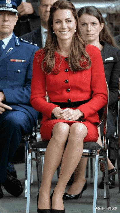 晚清真实：花楼女子媚态撩人，丰乳肥臀，30张老照片尽展风姿迷人