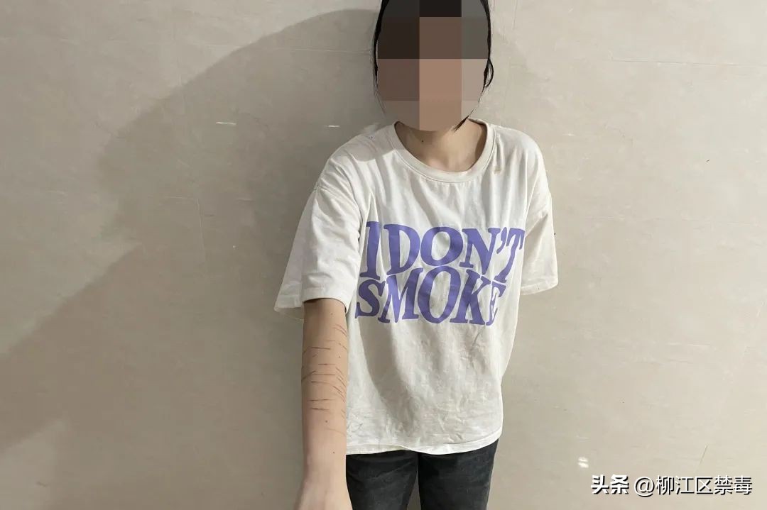 涓婂ご鐢靛瓙鐑熷浜轰綋澶氬ぇ浼ゅ,鐢ㄧ數瀛愮儫鐨勫嵄瀹冲拰娉ㄦ剰浜嬮」