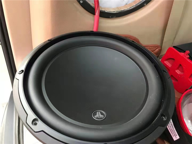 奥迪q5改装音响dj效果,东莞奥迪q5改装音响最佳案例