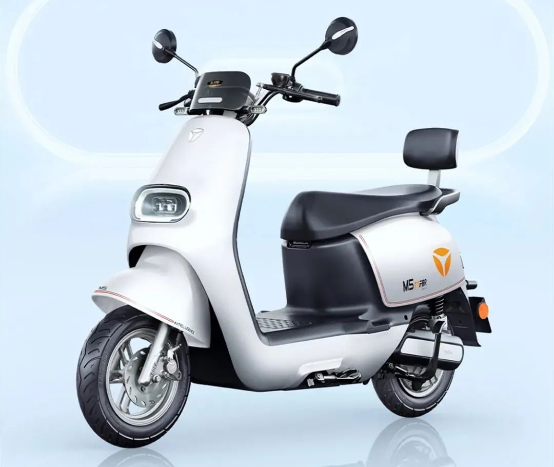 雅迪绿源爱玛小刀电动车哪个好,雅迪新日小刀哪个电瓶车好用