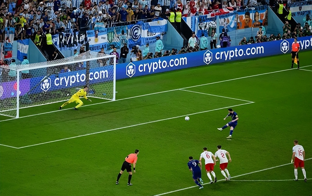 世界杯足球冷知识大全,世界杯踢飞的足球能拿走吗