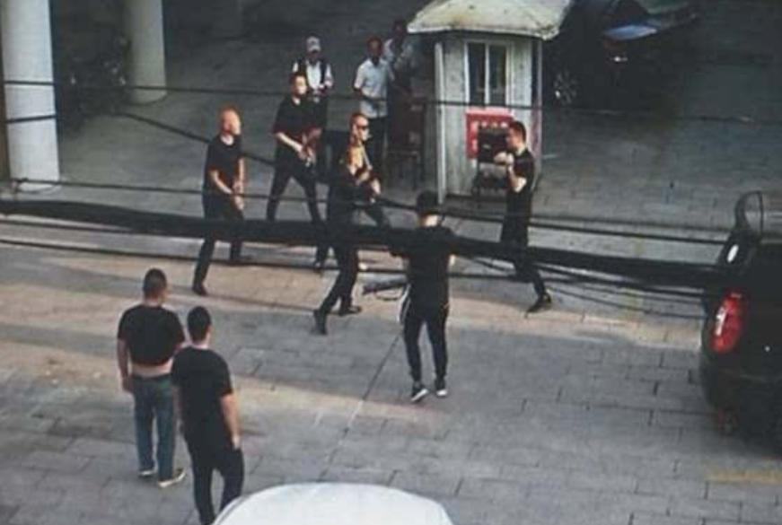 双方互殴对方找人助威,打架互殴跟聚众斗殴哪个严重