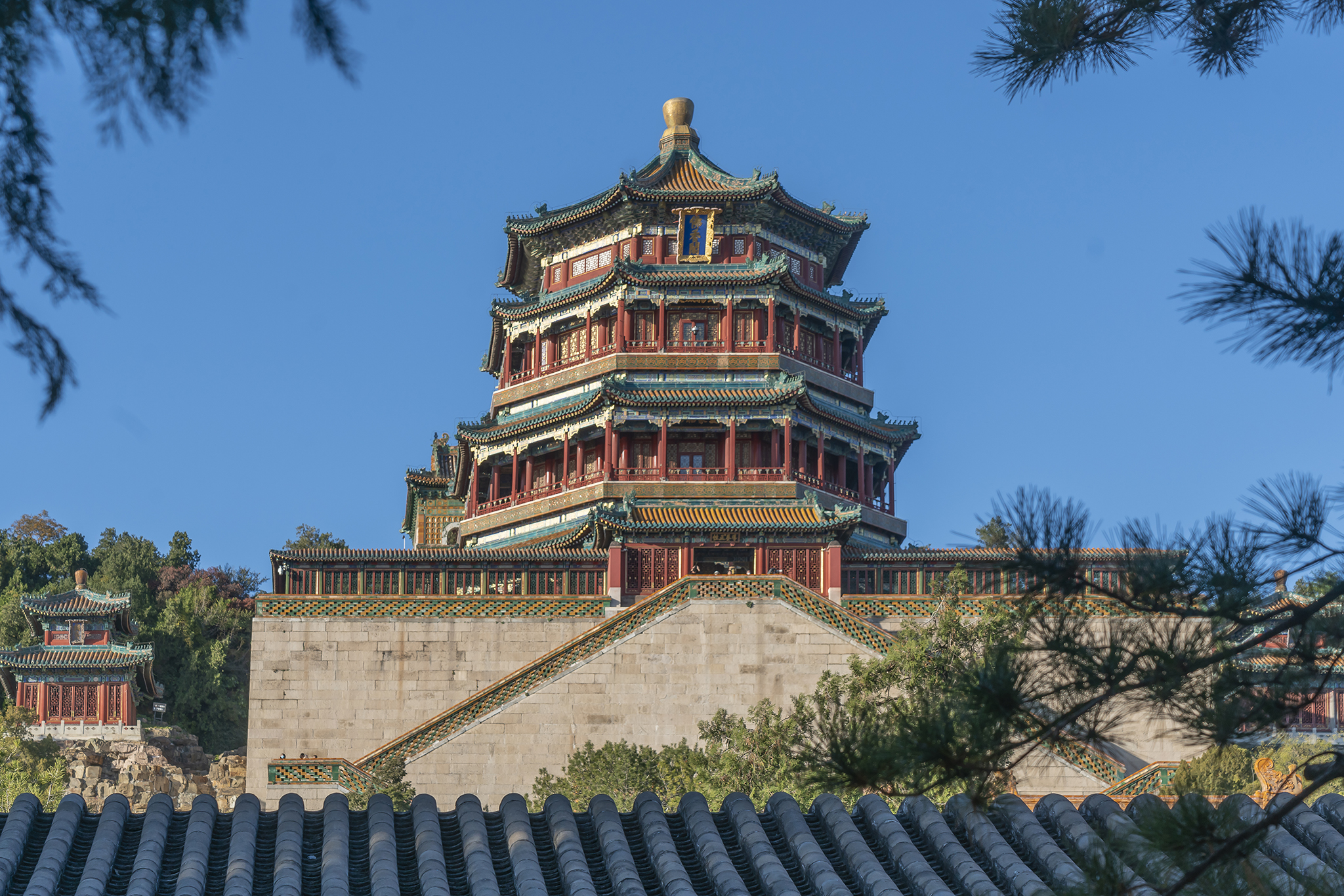 漫步北京颐和园,走颐和园长廊寓意