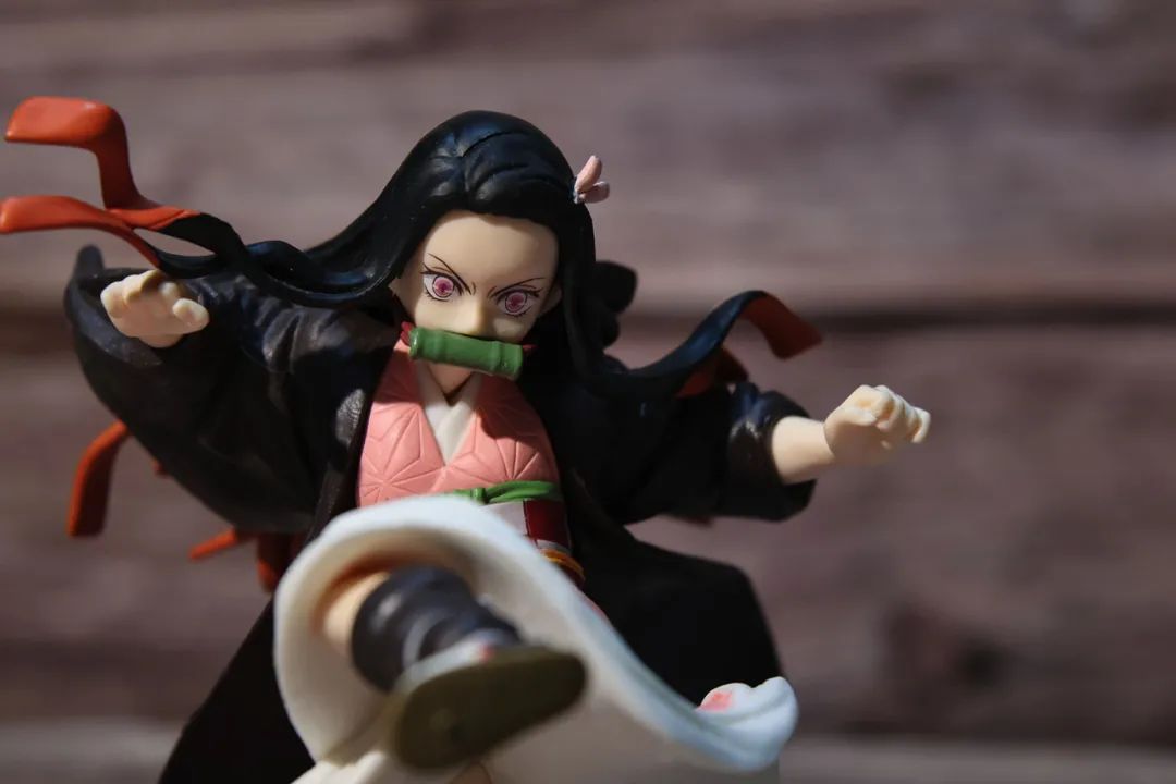 发烧友相机,佳能eosr跟rp哪个好