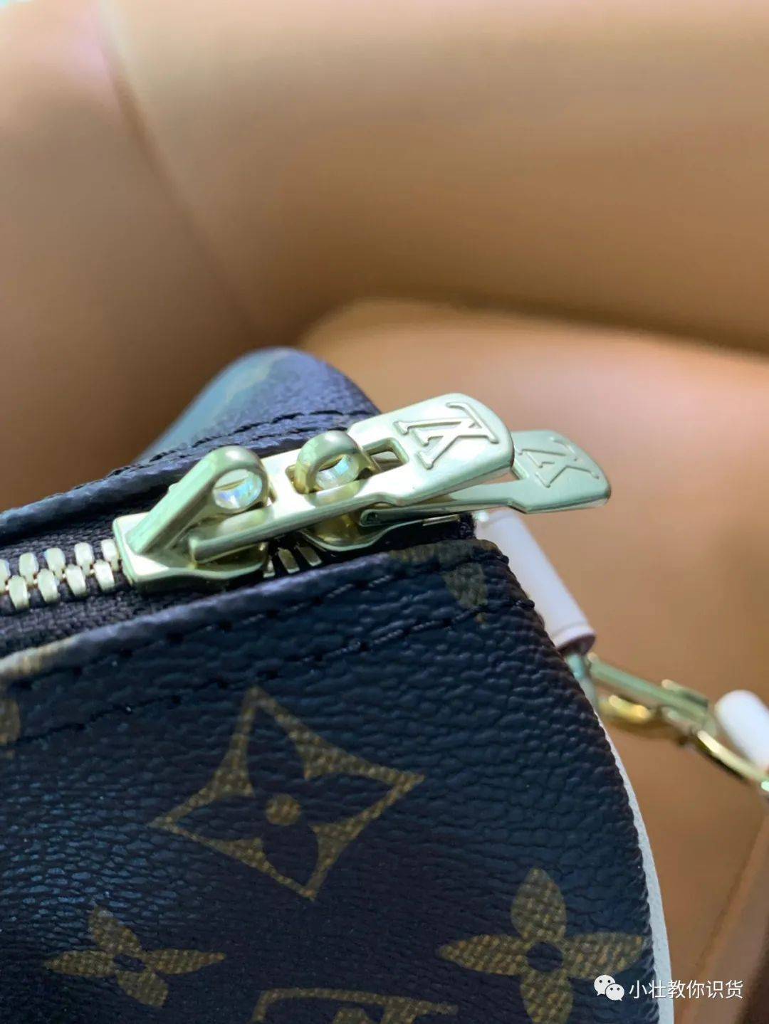 lvspeedy25和锁头包哪个更保值,lvspeedy25枕头包上身效果