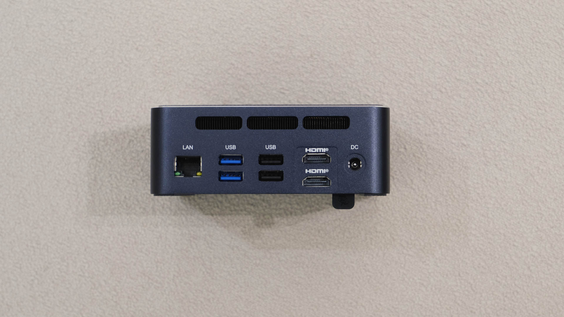 居家办公不再狼狈，可以放进包里的电脑主机：零刻SEi10