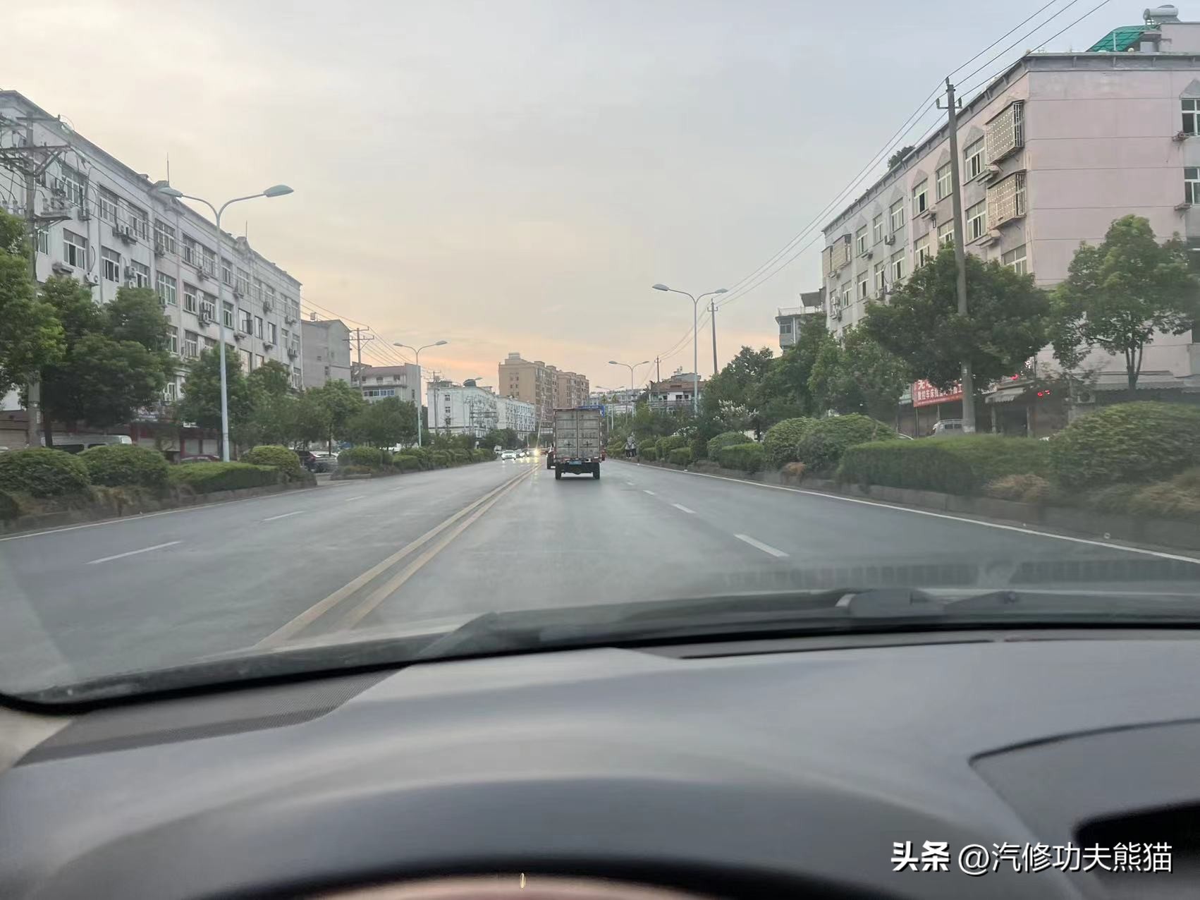 凯美瑞路上趴窝,一车传三代的丰田