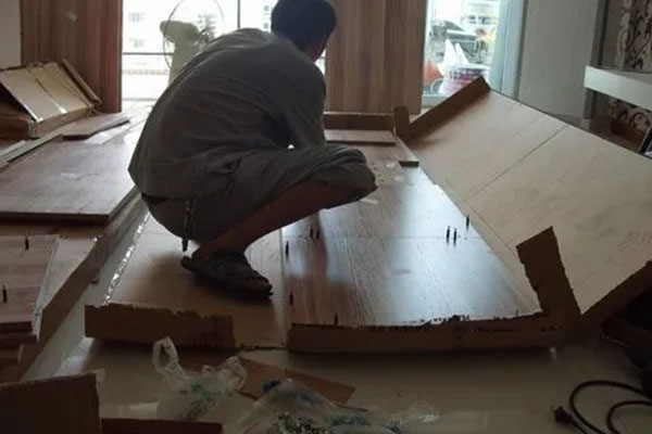 天津家具维修上门,找家具师傅上门维修