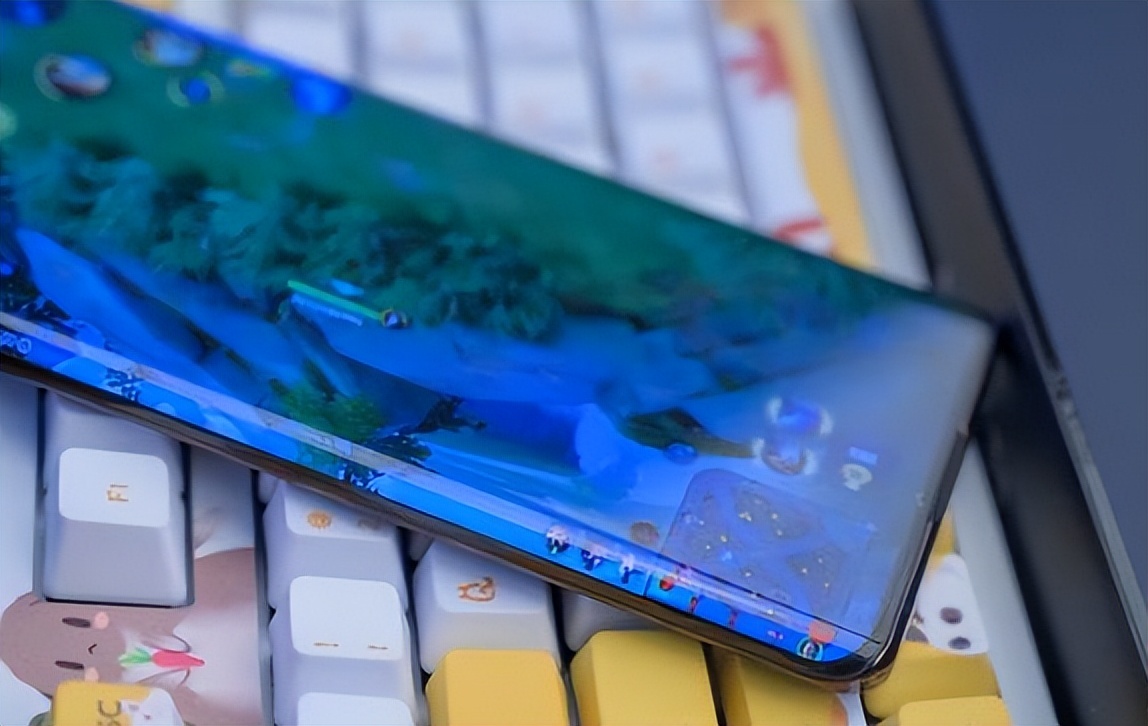 直屏更换比曲屏便宜多少,曲屏换屏贵还是直屏换屏贵