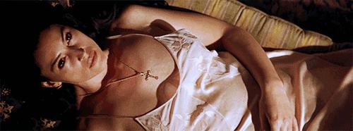 虞书欣内衣外穿热舞被骂上热搜，少女性魅力绝杀好吗