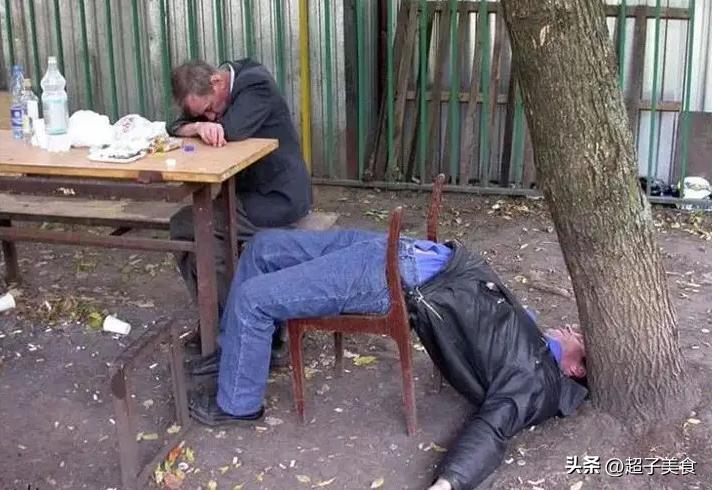 耍酒疯说明人品有问题吗,喝酒耍酒疯的人是什么人品