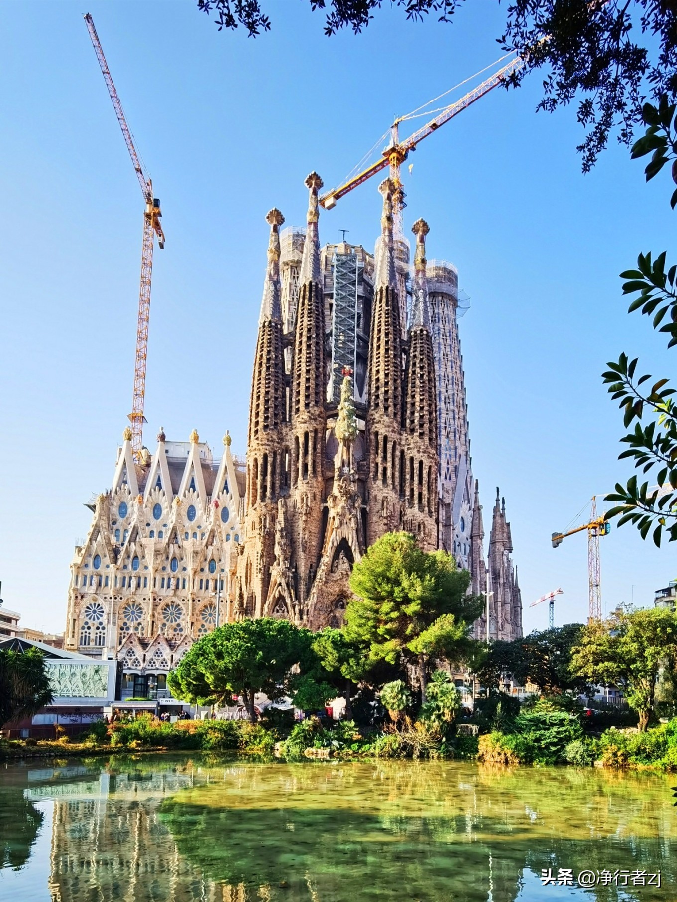 冬日暖阳拔“牙”记（三十二）巴塞罗那：高迪打造的绝世神作