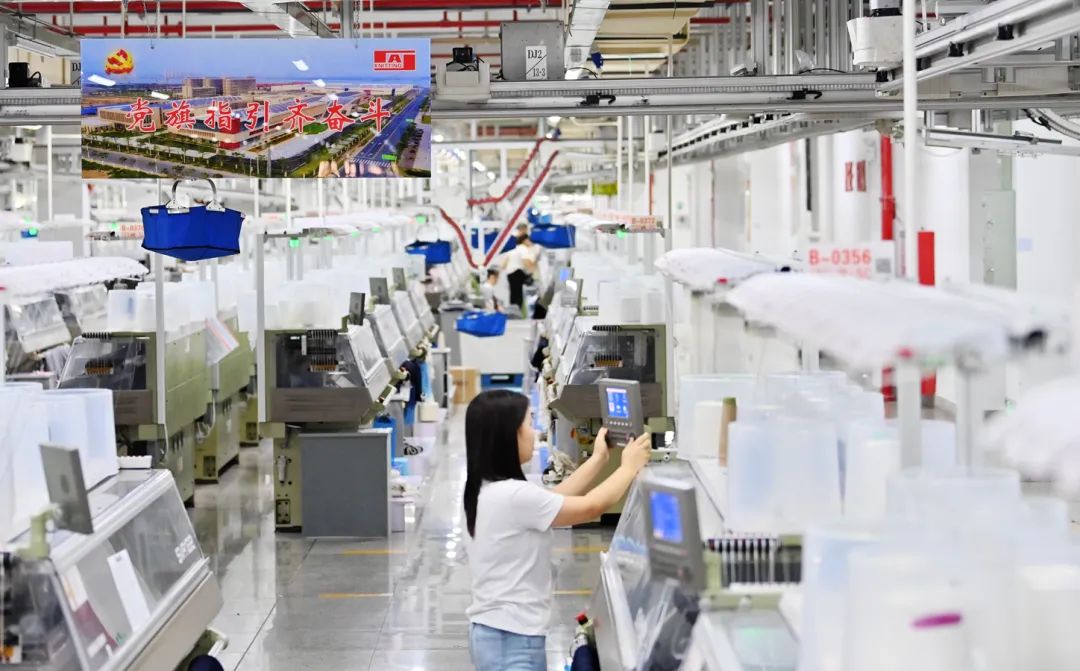 南安记忆|一枝“花”开出满园香！全国首家非公企业*党**组织成立后……