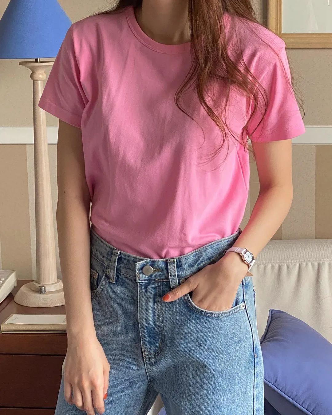 今年流行怎么穿t恤,今年最流行的减龄t恤