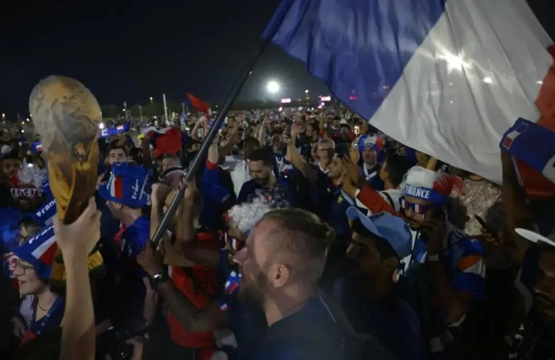 阿根廷1:0领先法国,阿根廷2-1胜澳大利亚梅西