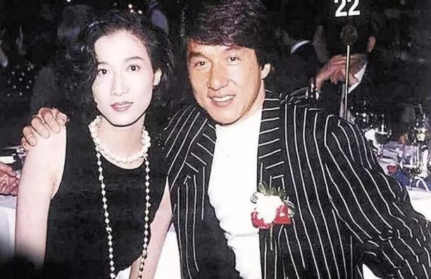 同样是成龙基因，把林凤娇儿子和吴绮莉女儿一对比，差距就出来了