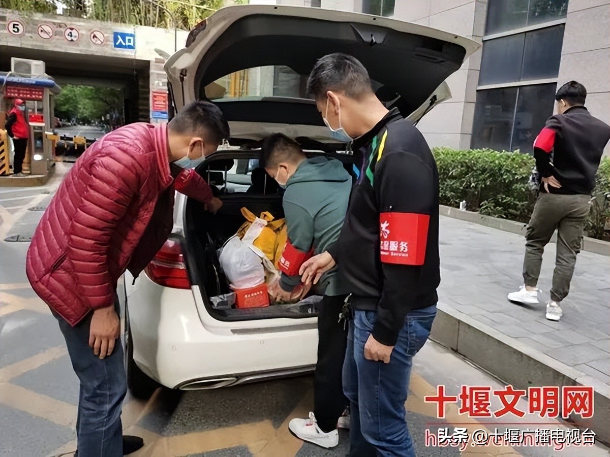 在十堰拍下的战“疫”照片，温暖人心