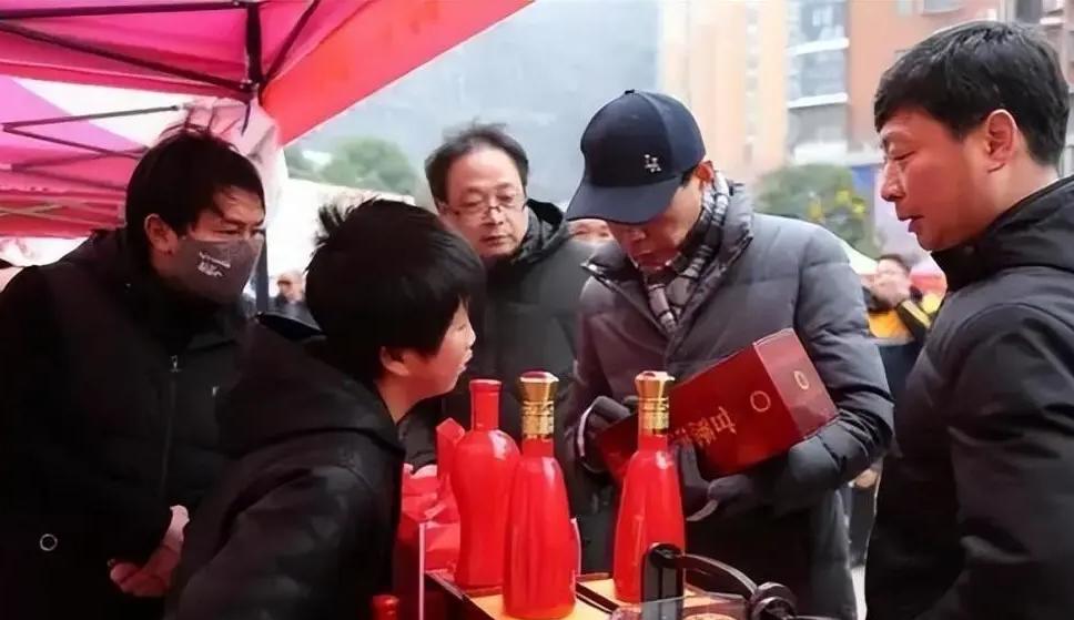 街头高价回收老酒,高价收购老酒的骗局