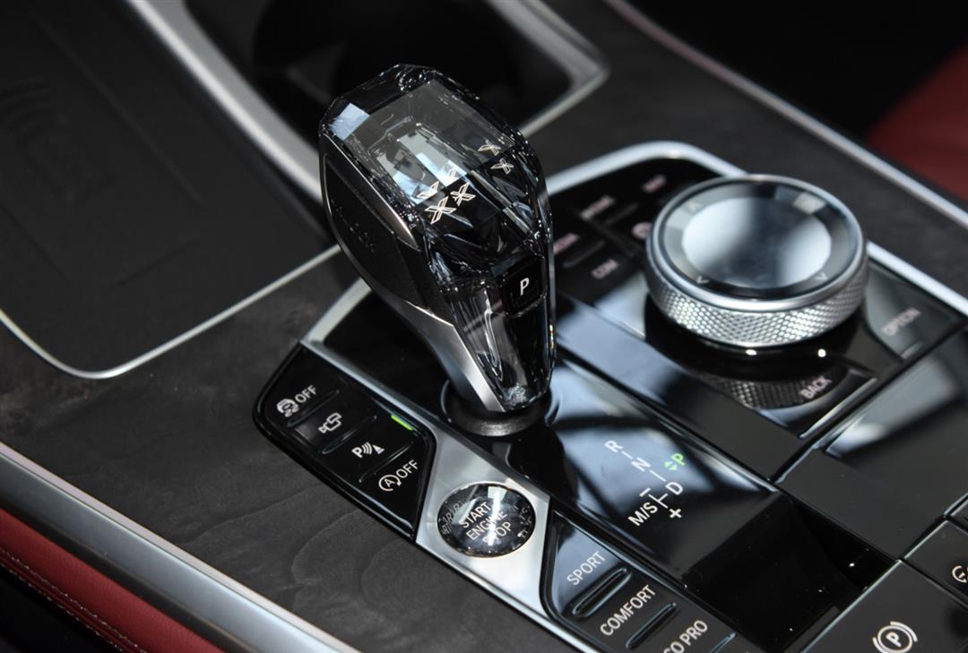 新款宝马x5值得买吗,2022款宝马x540im运动套装