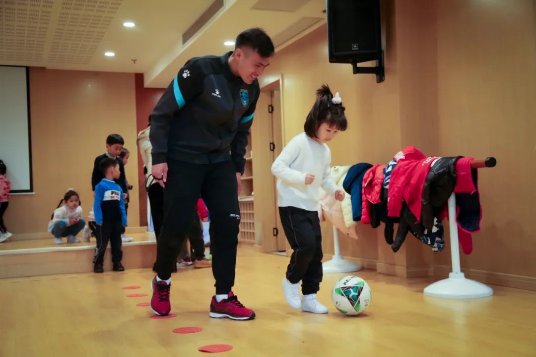 校园足球家校社共育,校园足球共建授牌仪式