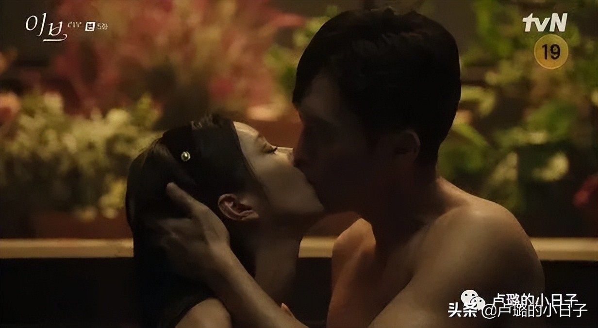 小三复仇勾搭总统女婿，除剧情，女主财阀级别的穿搭也值得一看