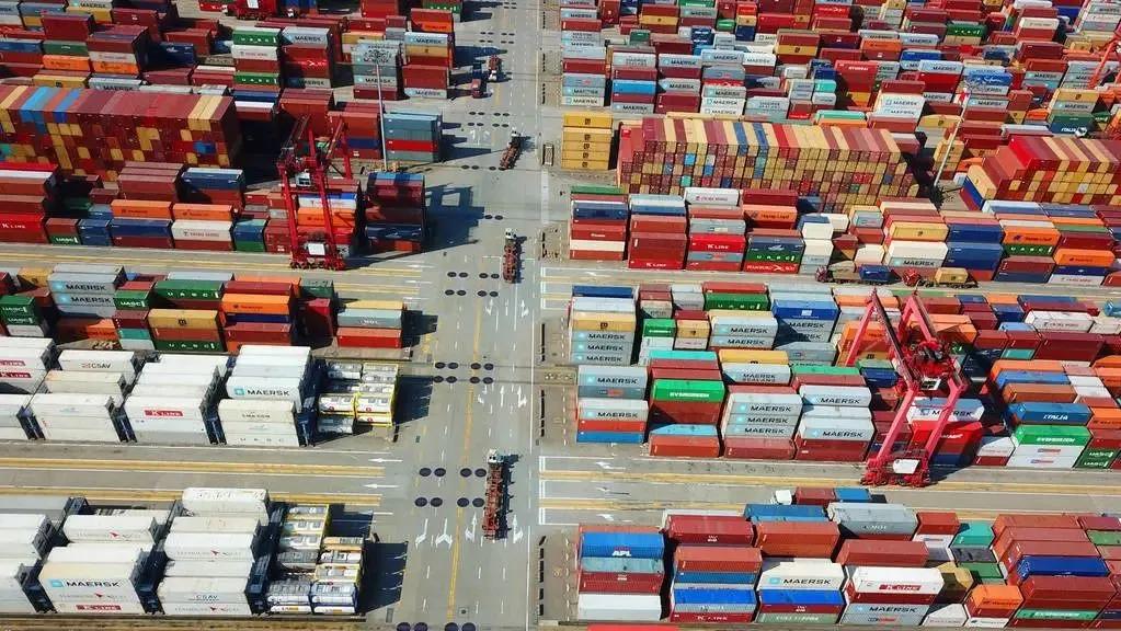 各船公司各航线运费持续下跌,航线运费全线暴涨