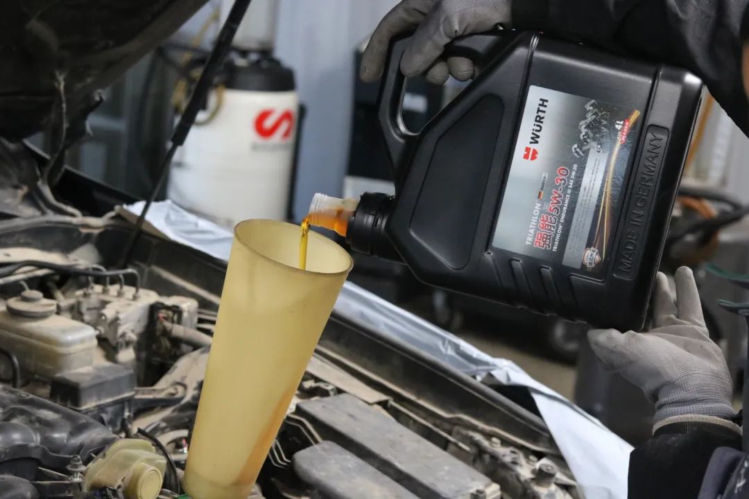 翻新车十二代皇冠修复全过程,12代皇冠25万公里要更换什么