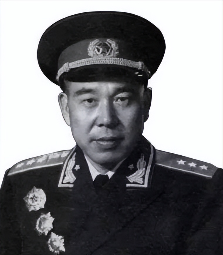 开国上将黄永胜延安开酒楼，陈赓去“捧场”：要钱没有，要命一条