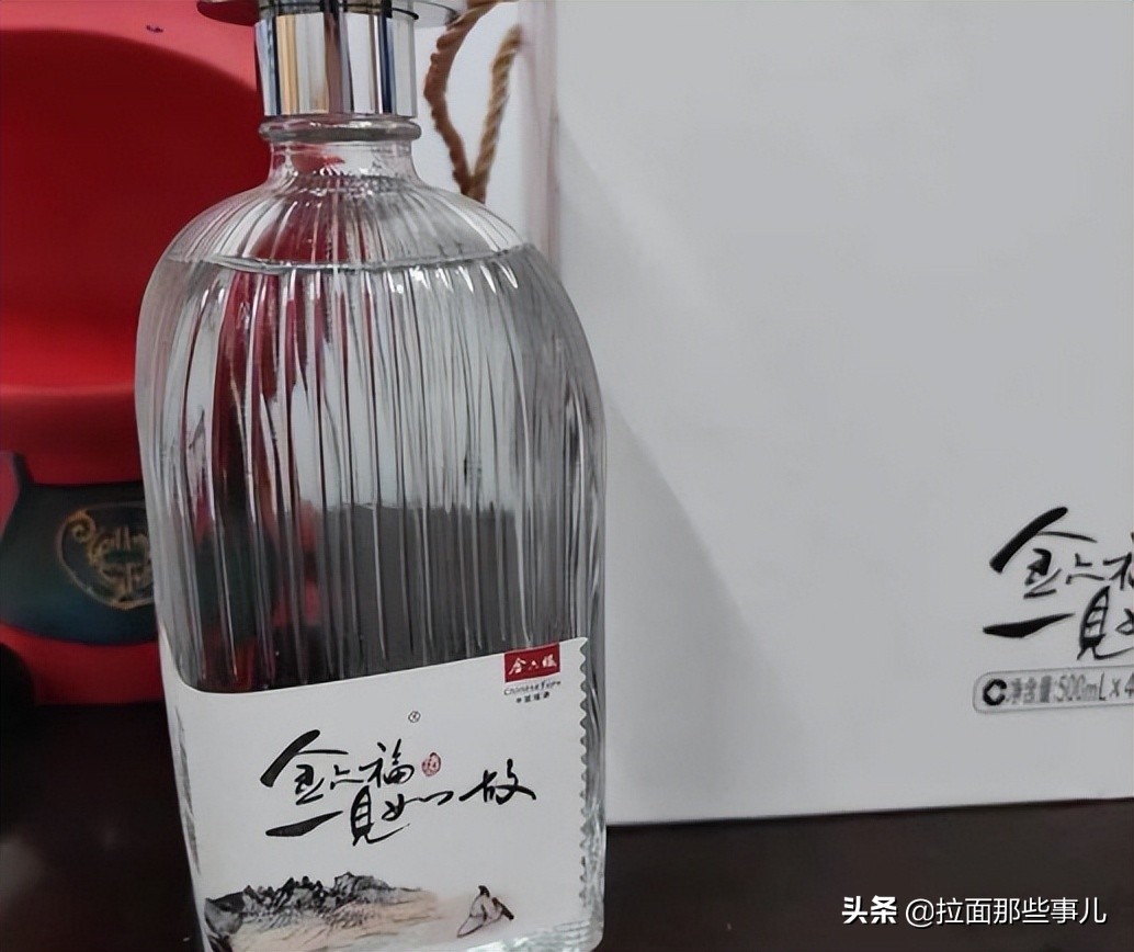 年轻人爱不释手的5款白酒，好喝又便宜，看你喜欢哪一个？