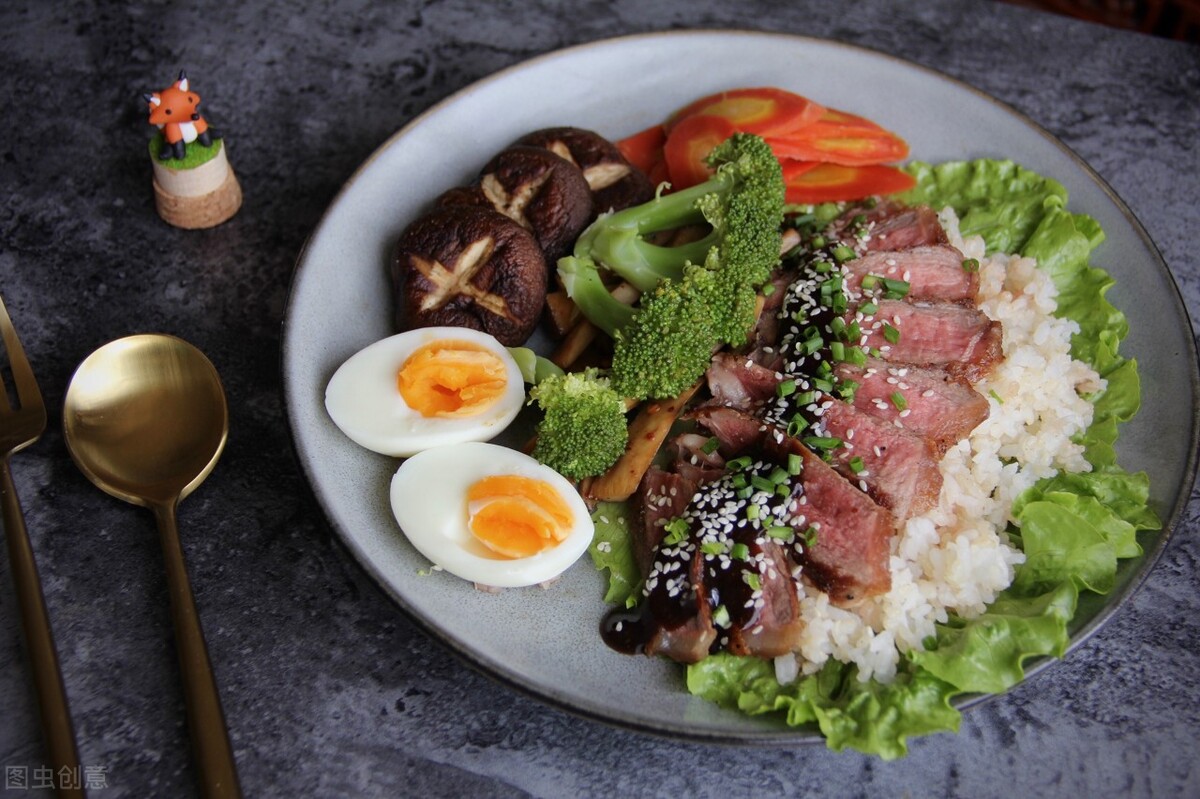 睡前持续燃脂动作,睡前燃脂快还是早起燃脂快