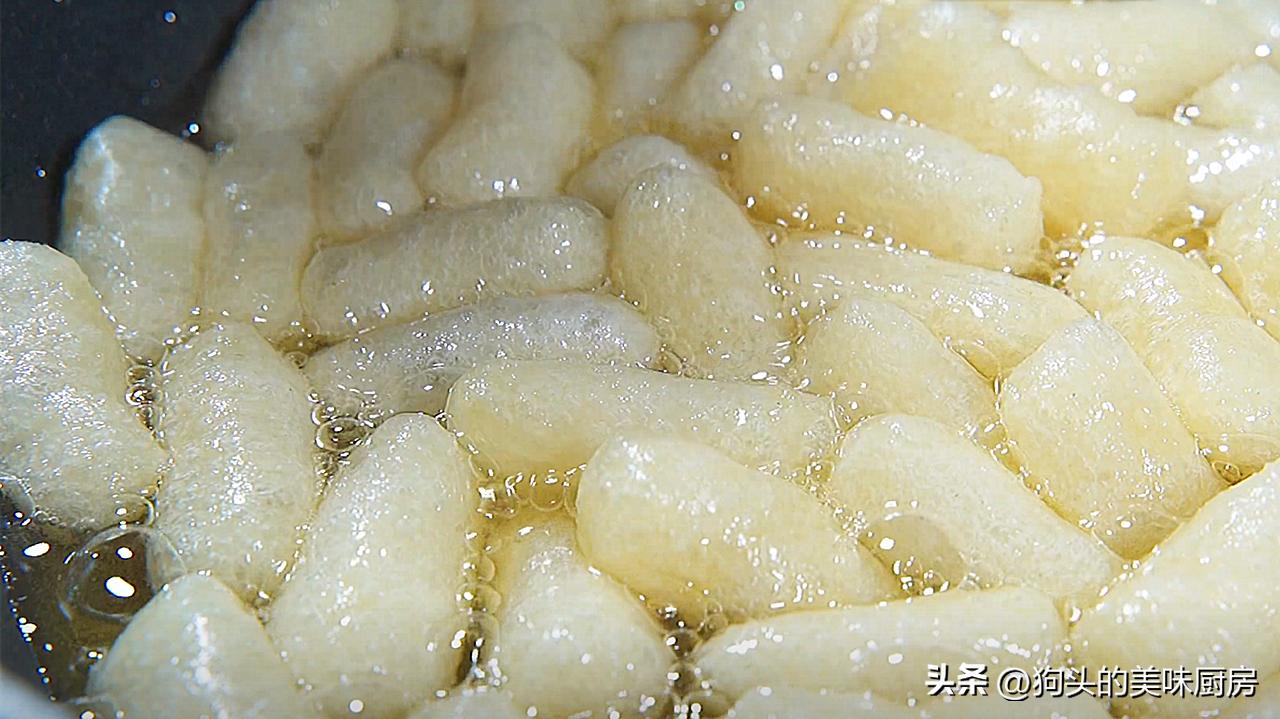 糯米粉炸的酥酥脆脆才不起泡,用糯米粉做酥酥脆脆的小零食