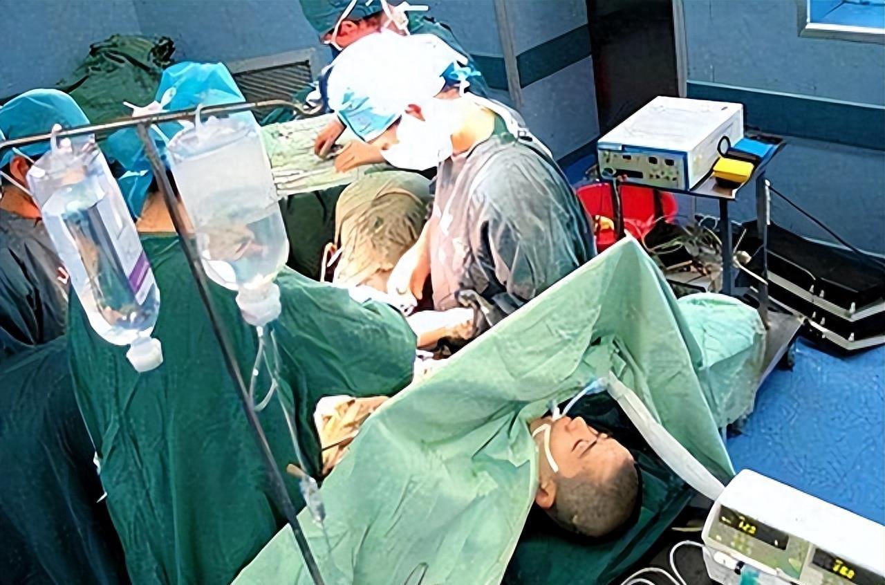 宁夏姑娘耿子做“女变男”手术,强行变成男人后,现在怎么样了?