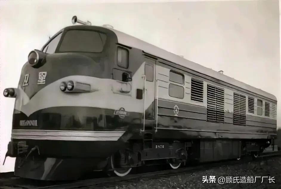 神舟卫星飞天,东方红一号卫星在太空飞行视频