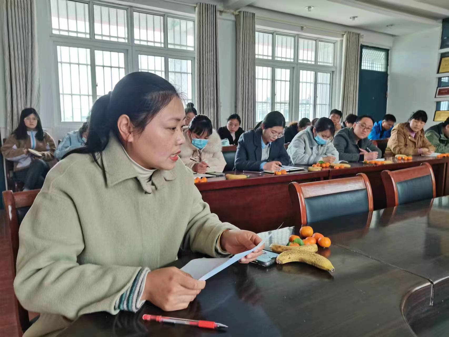 师家河小学开展班主任交流会,铁佛中心小学开展家访活动